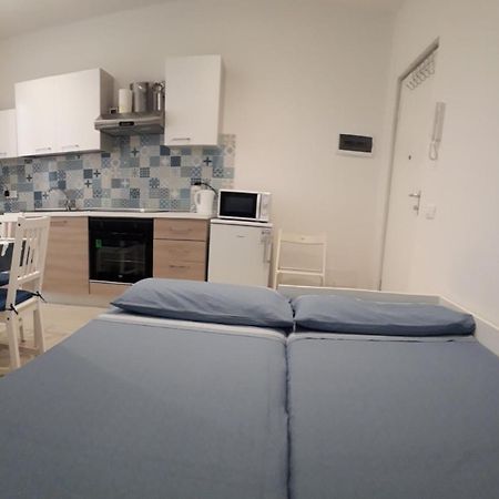 Lamberti Beach Apartment - 150 M From The Sea - Just Renewed - Wifi Savona Exterior photo